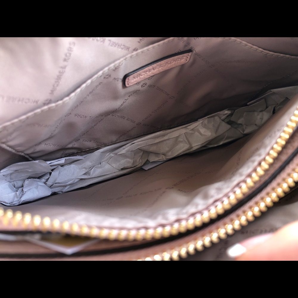 Michael Kors double compartment Large Crossbody - Picture 7 of 8